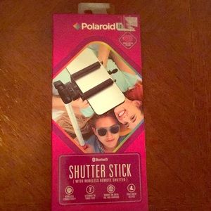 Bluetooth selfie stick with wireless remote